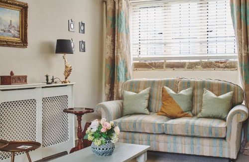 Painswick Casa | Lovedays Cottage, A Luxury 16th Century home in Painswick