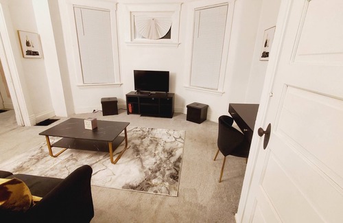 Roselawn Finance Apartamento | Lovely 1-bd unit w/free parking 12 min to downtown