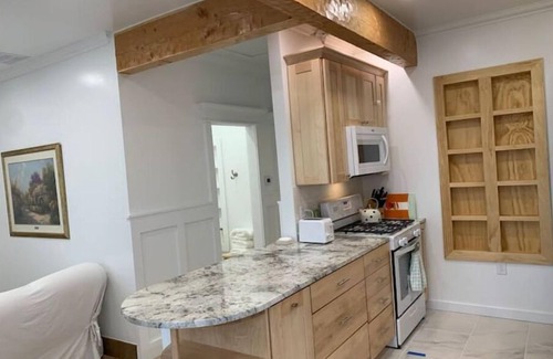 Cheyenne Apartamento | Lovely 1 bdrm 3 blocks from hospital