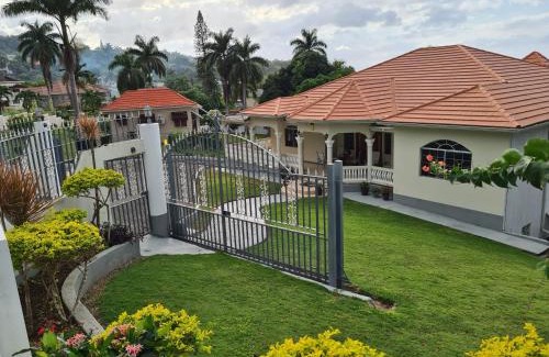 IronShore Estates Apartamento | Lovely 1-Bed in Montego Bay-Rose View Apartment