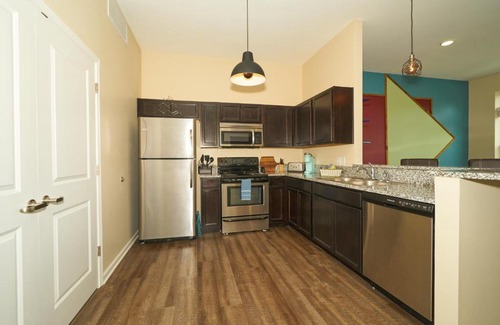 Fall Creek Place Casa | Lovely 1-Bedroom apartment w free parking garage