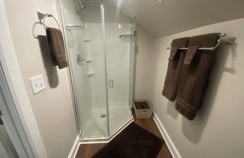 Wapiti Apartamento | Lovely 1-bedroom apartment 30 miles from Yellowstone & 30 minutes from Cody