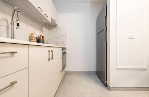 Mea She'arim Apartamento | Lovely 1 bedroom apt w/pool. Haneviim st jerusalem
