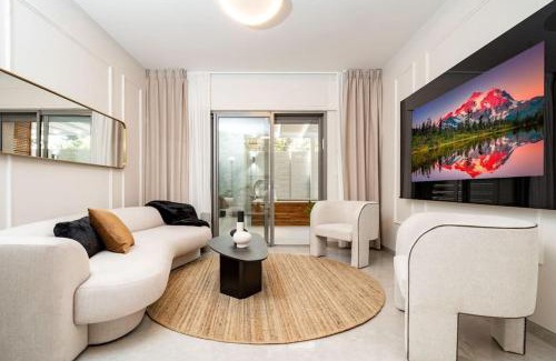 Mea She'arim Apartamento | Lovely 1 bedroom apt w/pool. Haneviim st jerusalem