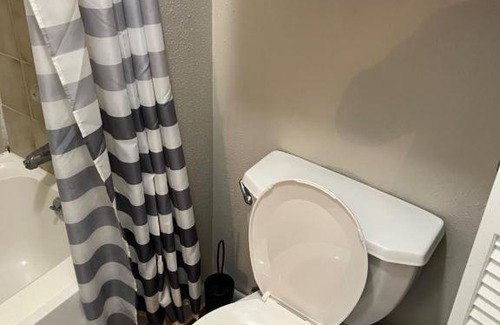 George Bush Park/Eldridge Apartamento | Lovely 1-Bedroom Townhome with Nice Amenities