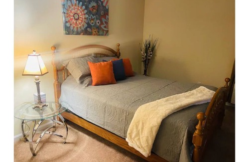 Greensboro Casa | Lovely 1 bedroom unit w/indoor Fireplace - GSO