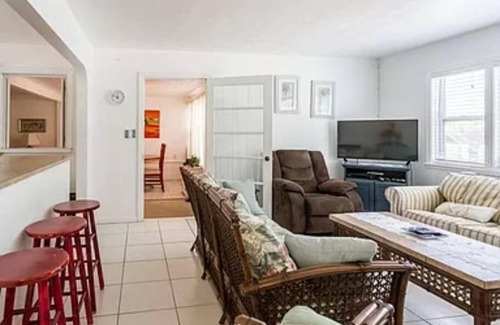 Sarasota Apartamento | Lovely 1 Bedroom Unit Across from Lido Key Beach