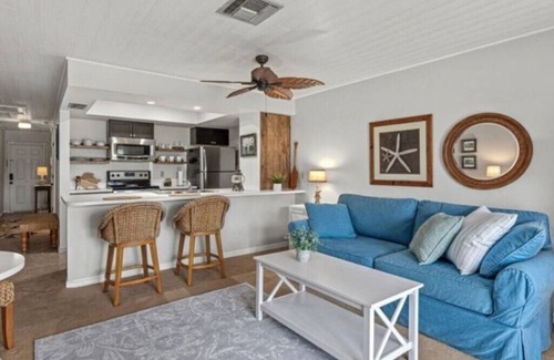 Captains Cove Condominio | Lovely 1-Bedroom Vacation Home with Pool & Dock