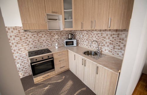 Sarajevo Canton Apartamento | Lovely 1-Bedroom with a free parking - Julphar