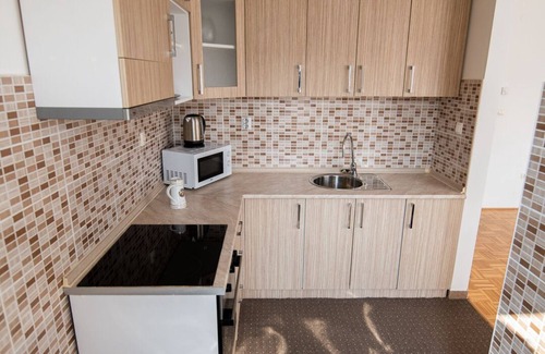Sarajevo Canton Apartamento | Lovely 1-Bedroom with a free parking - Julphar