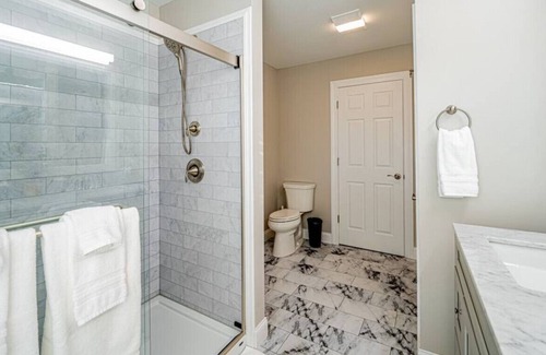 Loyalton Apartamento | Lovely 1 bedroom with Free Parking, River Views