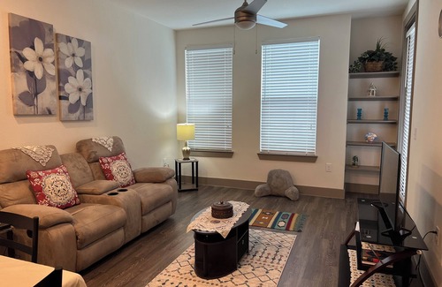 Conroe Apartamento | Lovely 1 BR 1Bath in a Convenient Location - Huge Fall Discount