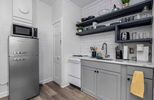 New Bern Apartamento | Lovely 1 BR with King bed Apt 3