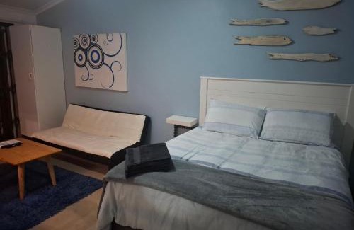 Kloof Apartamento | Lovely 1 Queen bed, 1 Sleeper couch Self-catering cottage