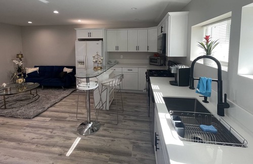 West Hills Casa | Lovely 1BDRM Home in West Hills