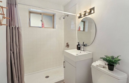 Arlington Heights Apartamento | Picturesque 1BR Apartment with Modern Amenities