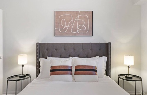 Arlington Heights Apartamento | Picturesque 1BR Apartment with Modern Amenities