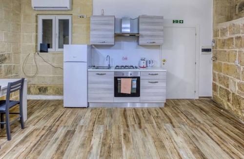 Ħal Bisbut Apartamento | Lovely 1BR Studio home in Quiet Town of Zejtun