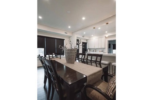 Irving Park Apartamento | Lovely 2 BDR, 3 min walk to train for Downtown/ORD