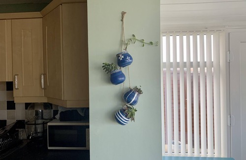 Leeds Casa | Lovely 2-bed House in Bramley With Field View