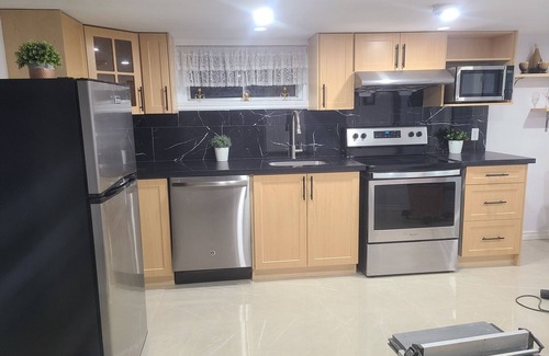 Topham Park Apartamento | Lovely 2 Bedroom Basement Apartment in East-York