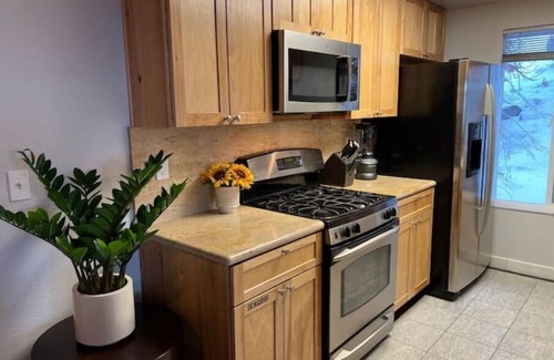 Tahoe Village Condominio | Lovely 2 Bedroom Condo w/Fireplace By Heavenly