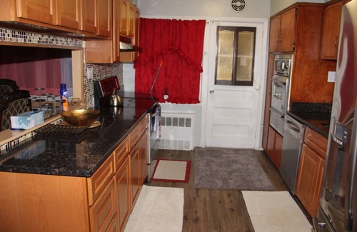 Canarsie Casa | Lovely 2 bedroom duplex home.