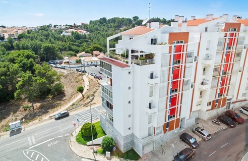 Alvide Apartamento | Lovely 2 Bedroom Duplex Apt w Terrace in Cascais