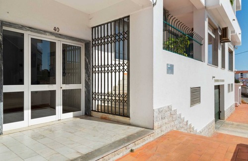 Alvide Apartamento | Lovely 2 Bedroom Duplex Apt w Terrace in Cascais