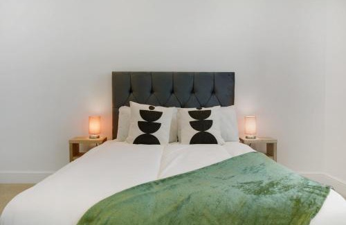 Langley Park Casa | Lovely 2-Bedroom Home in Langley Park, Sleeps 4