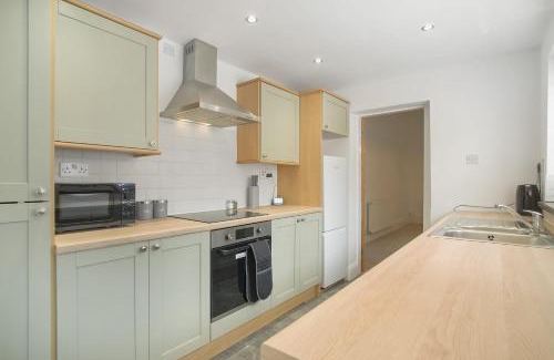 Langley Park Casa | Lovely 2-Bedroom Home in Langley Park, Sleeps 4