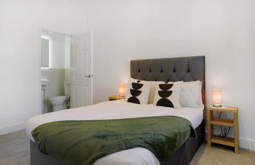 Langley Park Casa | Lovely 2-Bedroom Home in Langley Park, Sleeps 4