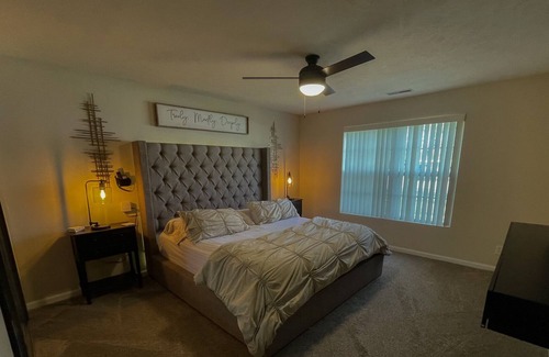 Machesney Park Condominio | LOVELY 2-BEDROOM CONDO WITH FIREPLACE