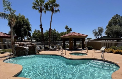 Deer Valley Condominio | Lovely 2 Br, 2 Bath Condo in resort style, safe. 2 min to major roadways.