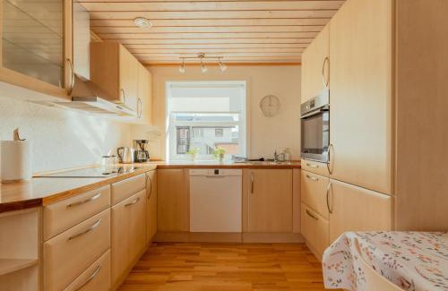 Torshavn Apartamento | Lovely 2 BR Apartment - Parking - Quiet Street