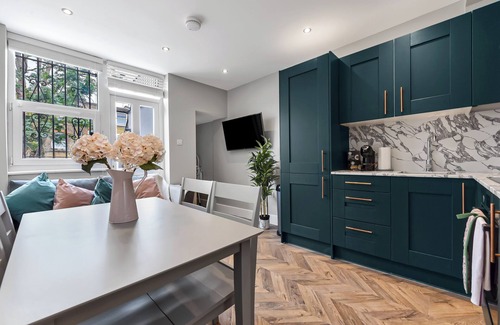 Harringay Casa | Lovely 2 BR with Grill