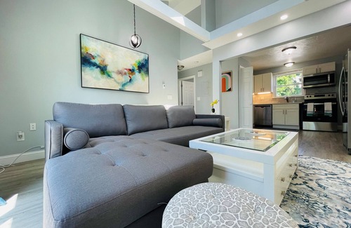 Worcester Casa | Lovely 2BD with Skylight Near Hospitals, Free Parking