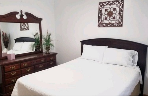 Berkeley Apartamento | ** Lovely 2BDRM Apt ** 20 mins Ohare or Chicago