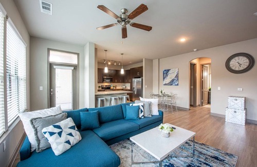 Loring Heights Apartamento | Lovely 2BDRM unit, Midtown w/ FREE Parking