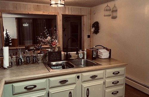 Shinglehouse Apartamento | Lovely 2BDRM with Water and Mountain Views
