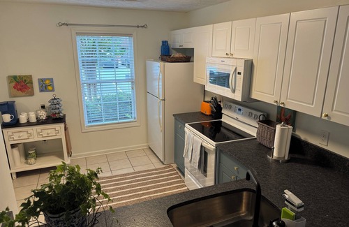 Auburn Condominio | Lovely 2BR 2.5BA Condo