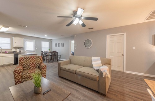 San Antonio Casa | Lovely 2BR/2BA gem close to Lackland AFB & Sea World