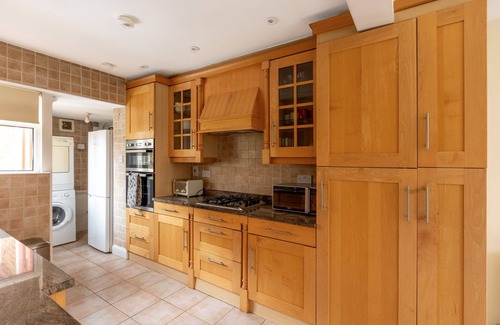 Frognal and Fitzjohns Casa | Lovely 2BR Home in peaceful Hampstead, NW London