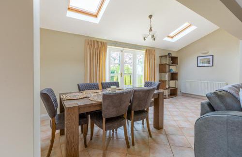 Frognal and Fitzjohns Casa | Lovely 2BR in peaceful Hampstead, NW London