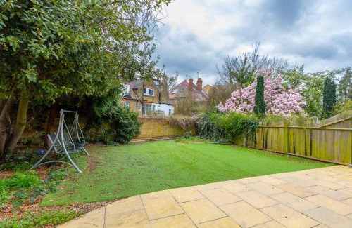 Frognal and Fitzjohns Casa | Lovely 2BR in peaceful Hampstead, NW London