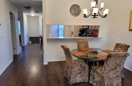 Auburn Hills Condominio | Lovely 2nd level 2 bed 2 baths condo