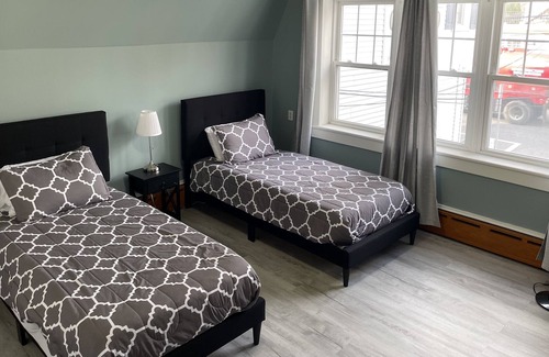 Nazareth Apartamento | Lovely 3 BD Rental Unit With Free Parking