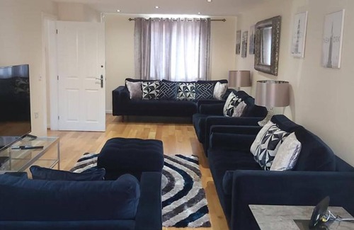 Luton Casa | Lovely 3-bed House in Luton