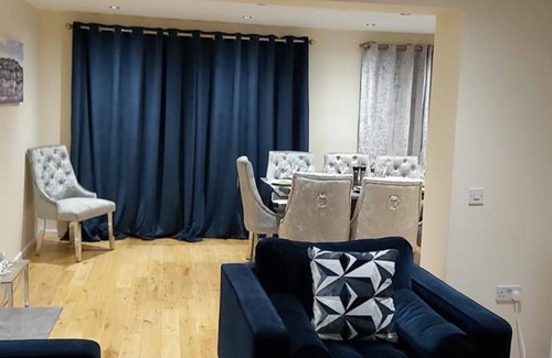 Luton Casa | Lovely 3-bed House in Luton