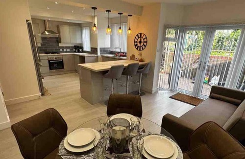 Olton Casa | Lovely 3-bed House Near Birmingham Airport & Nec